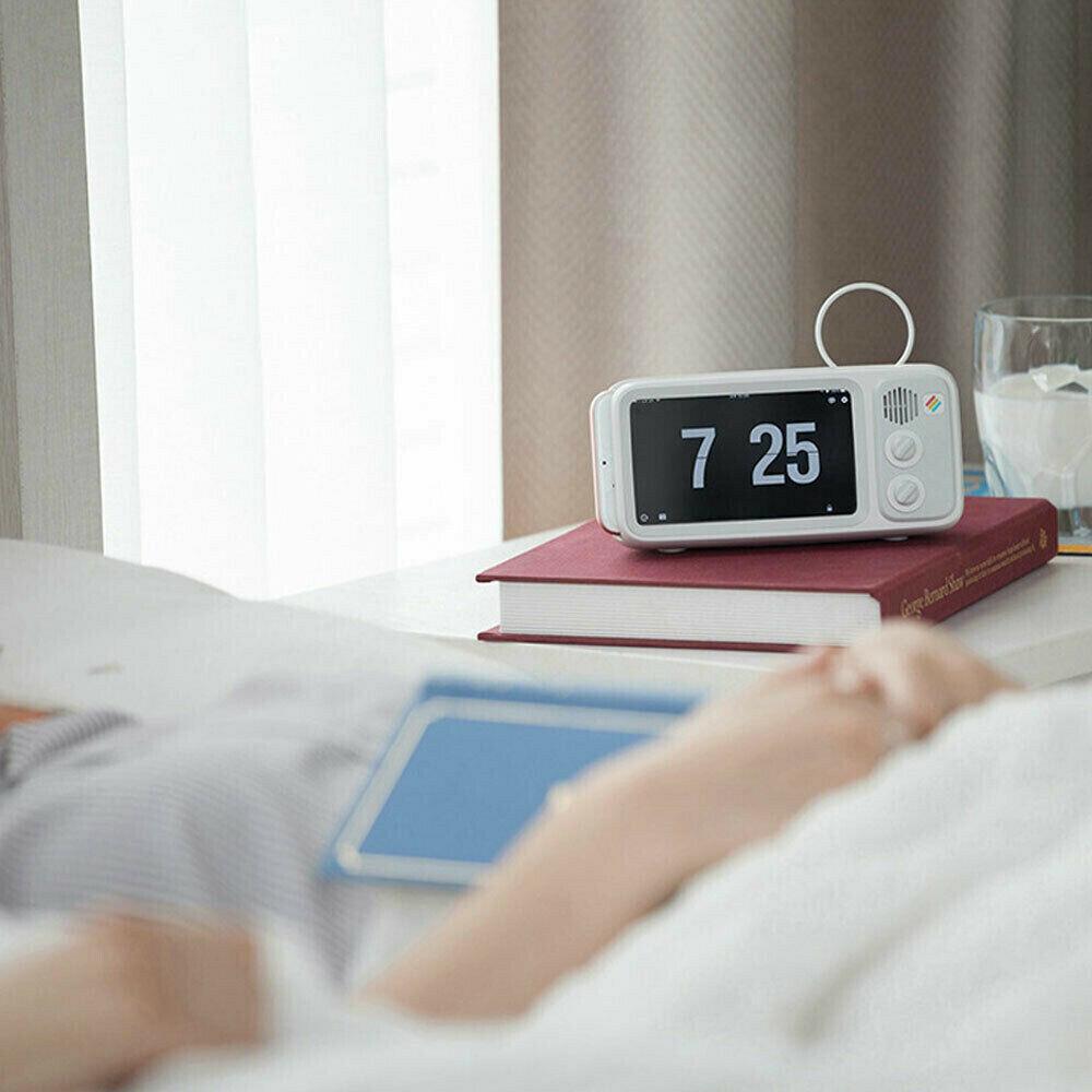 RETRO TV BLUETOOTH SPEAKER MOBILE PHONE HOLDER 3
