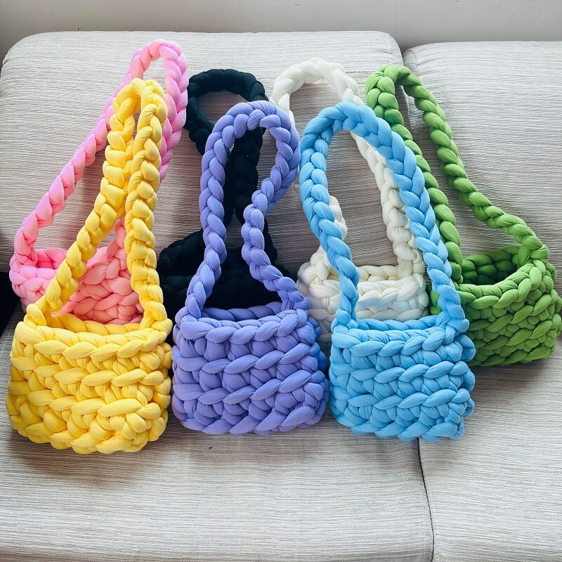 CHUNKY KNIT PURSE 6