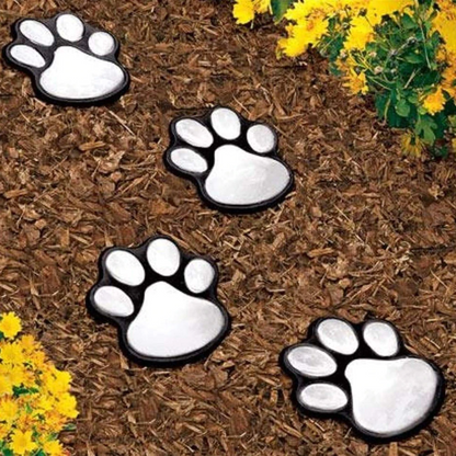 Solar Bear Claw Lawn Light 2