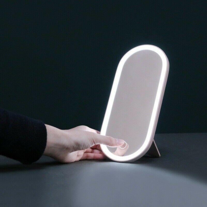 Travel Makeup With LED Light Up Mirror 2