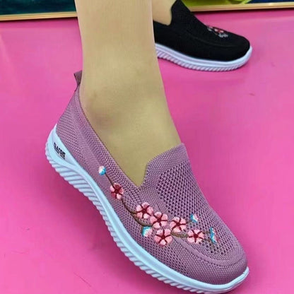 Embroidery Soft Sole Sneakers 3