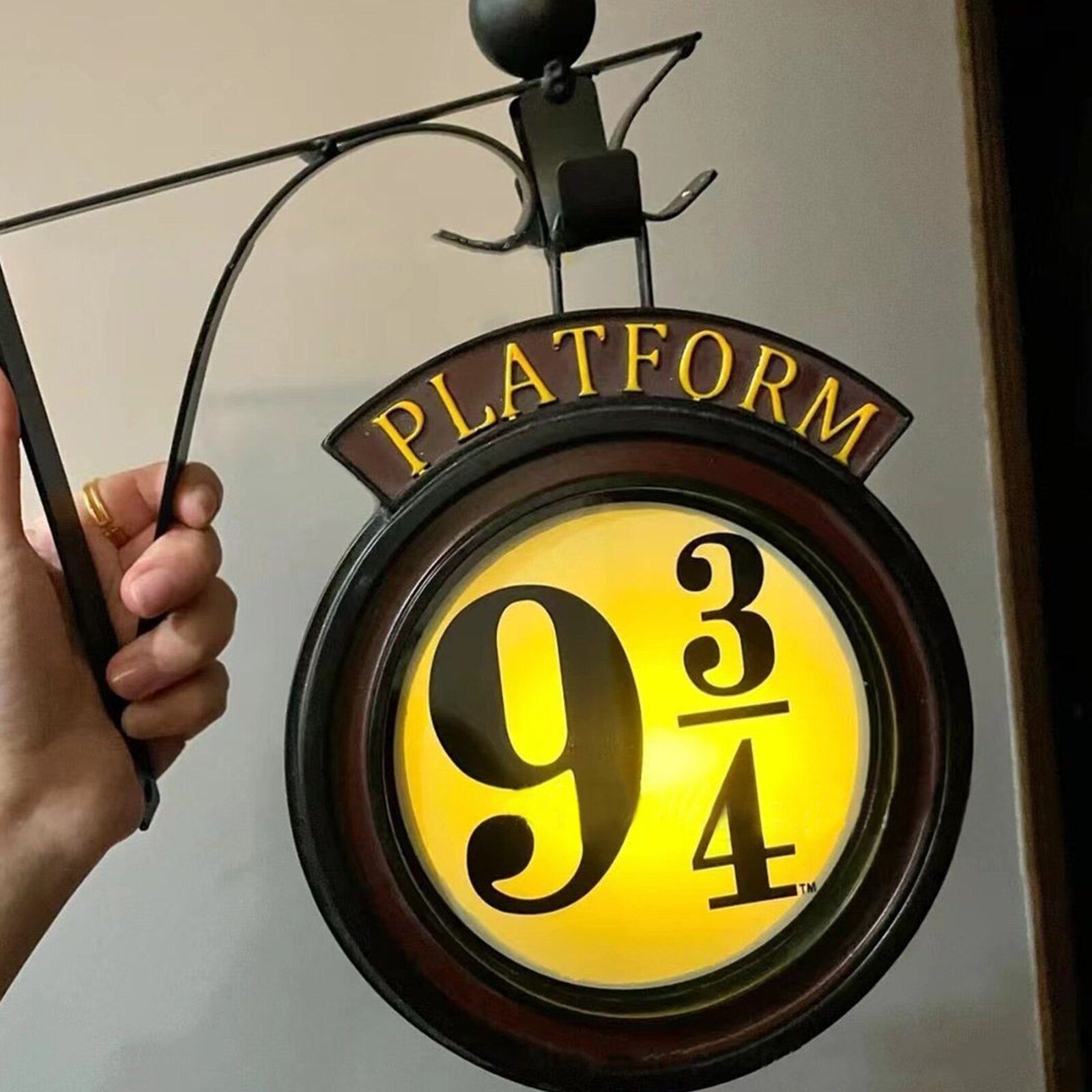 Harry Potter Hogwarts Express  Hanging Platform 9 3/4 Night Light 3
