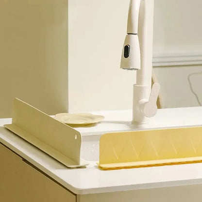Silicone Sink Splash Guard with Suction Cup 4