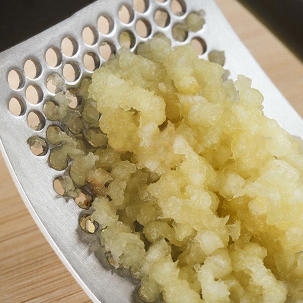The Best Garlic Presses 4