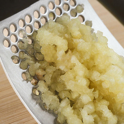 The Best Garlic Presses 4