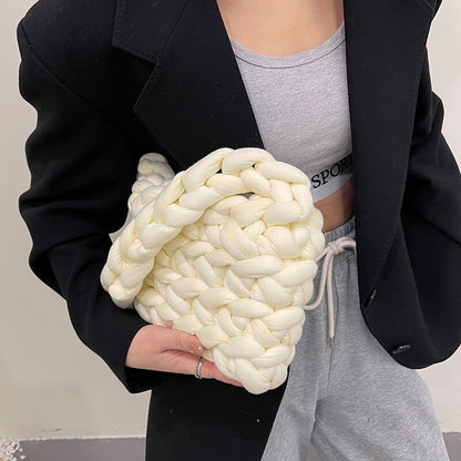 CHUNKY KNIT PURSE 5