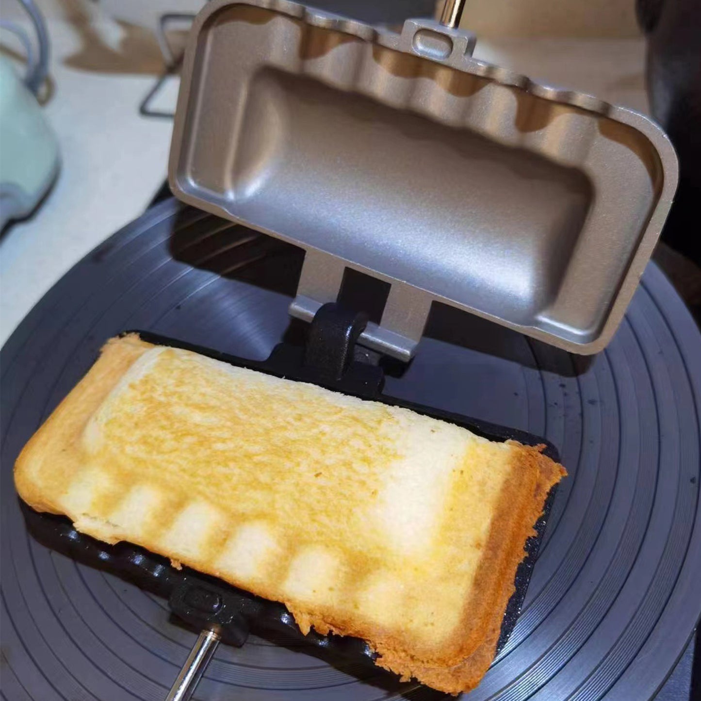 Double Sized Multipurpose Sandwich Pan 6
