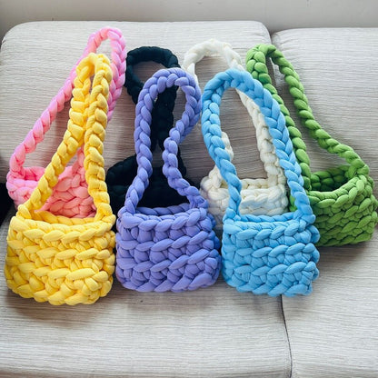 CHUNKY KNIT PURSE 6