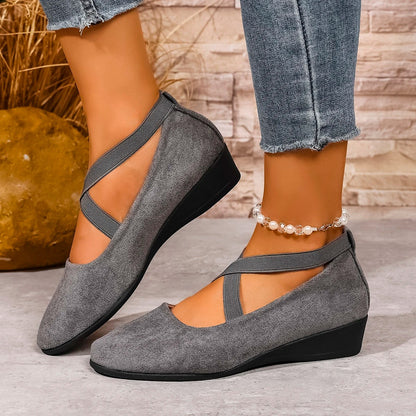COMFY CLOSED WEDGE SLIP-ON SHOES 6
