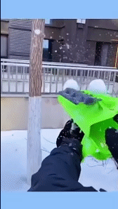 Snowball Launcher Gun 1