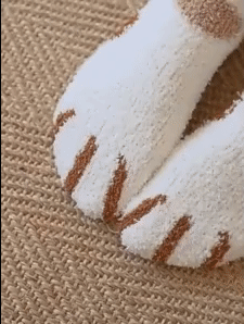 Cat’s paw socks 1