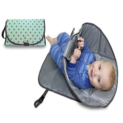 DELUXE 3-in-1 Clean Hands Changing Pad 1