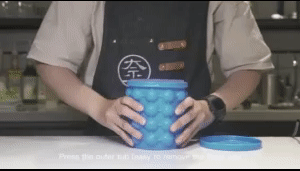 Silicone Ice Cube Maker 1
