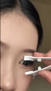 Magnetic Eyelashes with Applicator 1