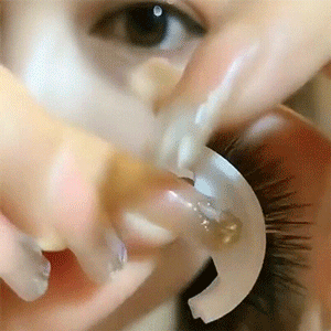 Waterproof – Reusable Self-Adhesive Eyelashes 1