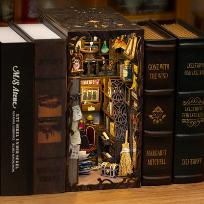 Magic Pharmacist Book Nook 1
