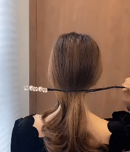Elegant Hair Bun Maker 1