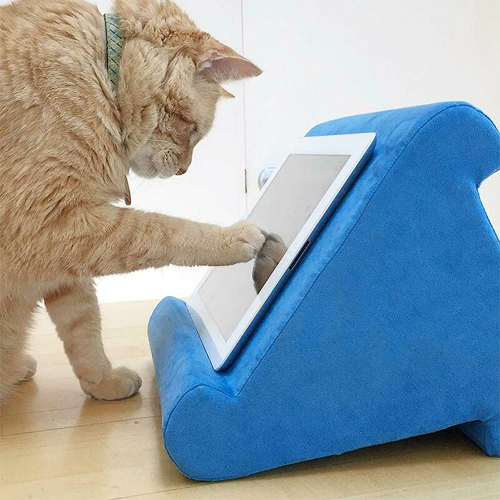 Tablet Stand Pillow Holder 1